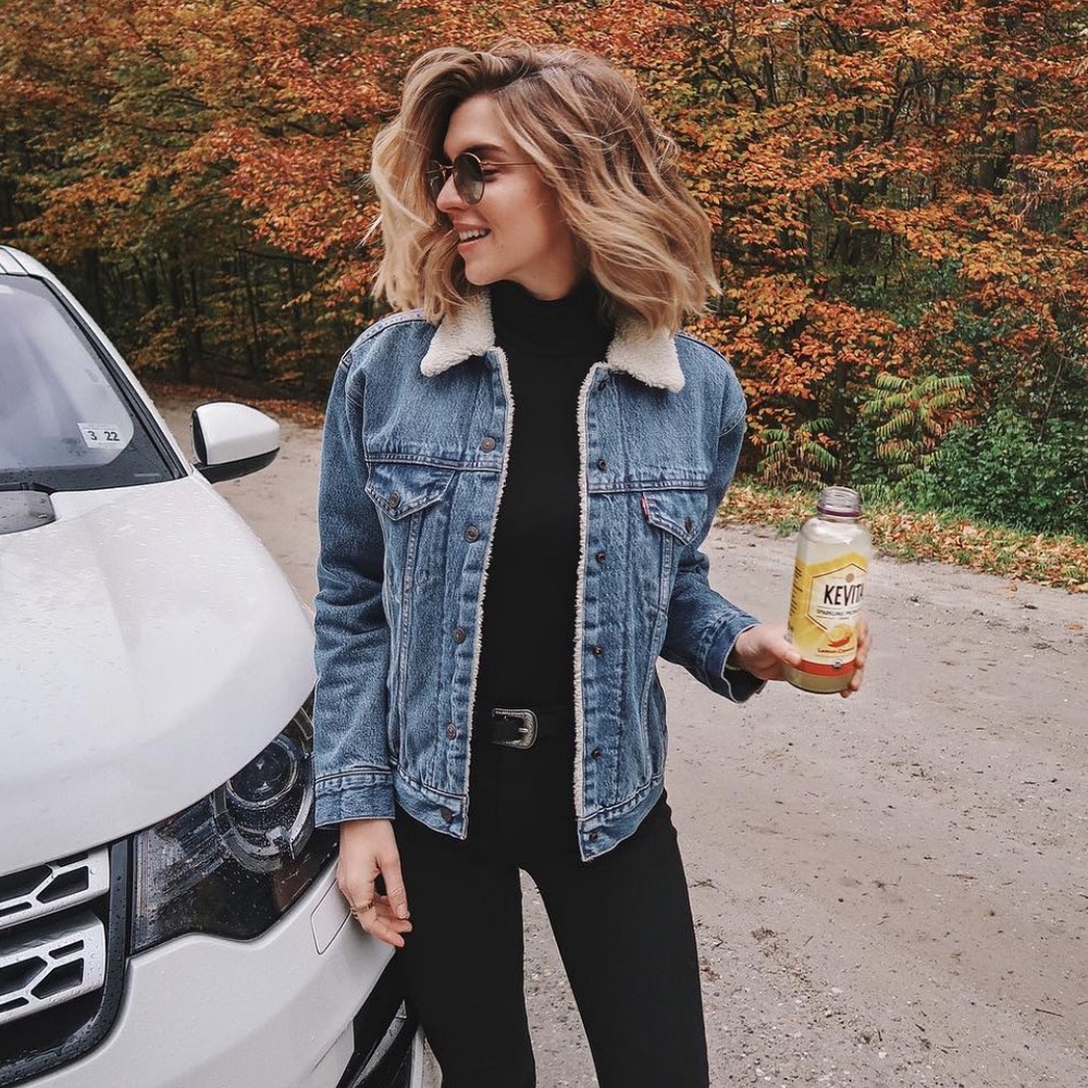 LEVI’S Ex-Boyfriend Sherpa Trucker Jacket